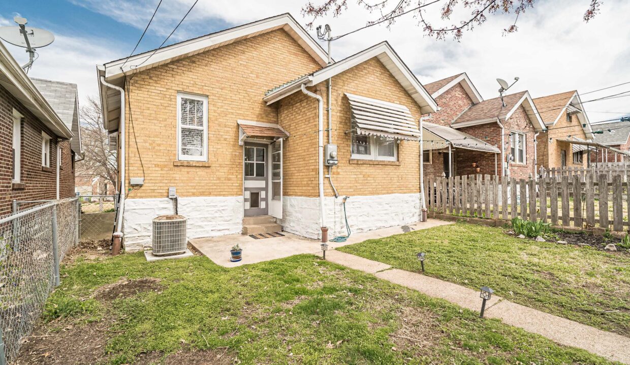 5464 Pernod Avenue - D Wellington - WC (47 of 50)