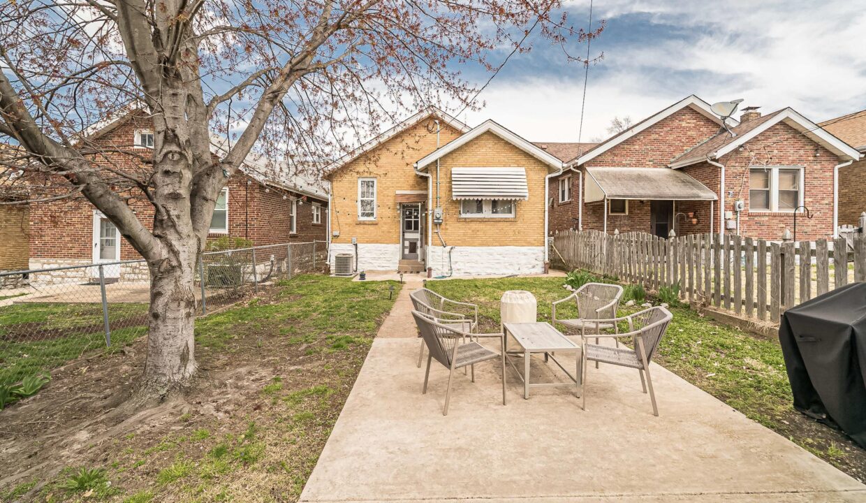 5464 Pernod Avenue - D Wellington - WC (48 of 50)