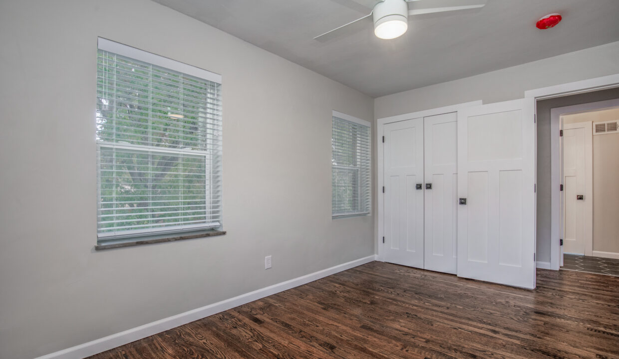 5842 Sunshine Dr (1 bed unit)-17