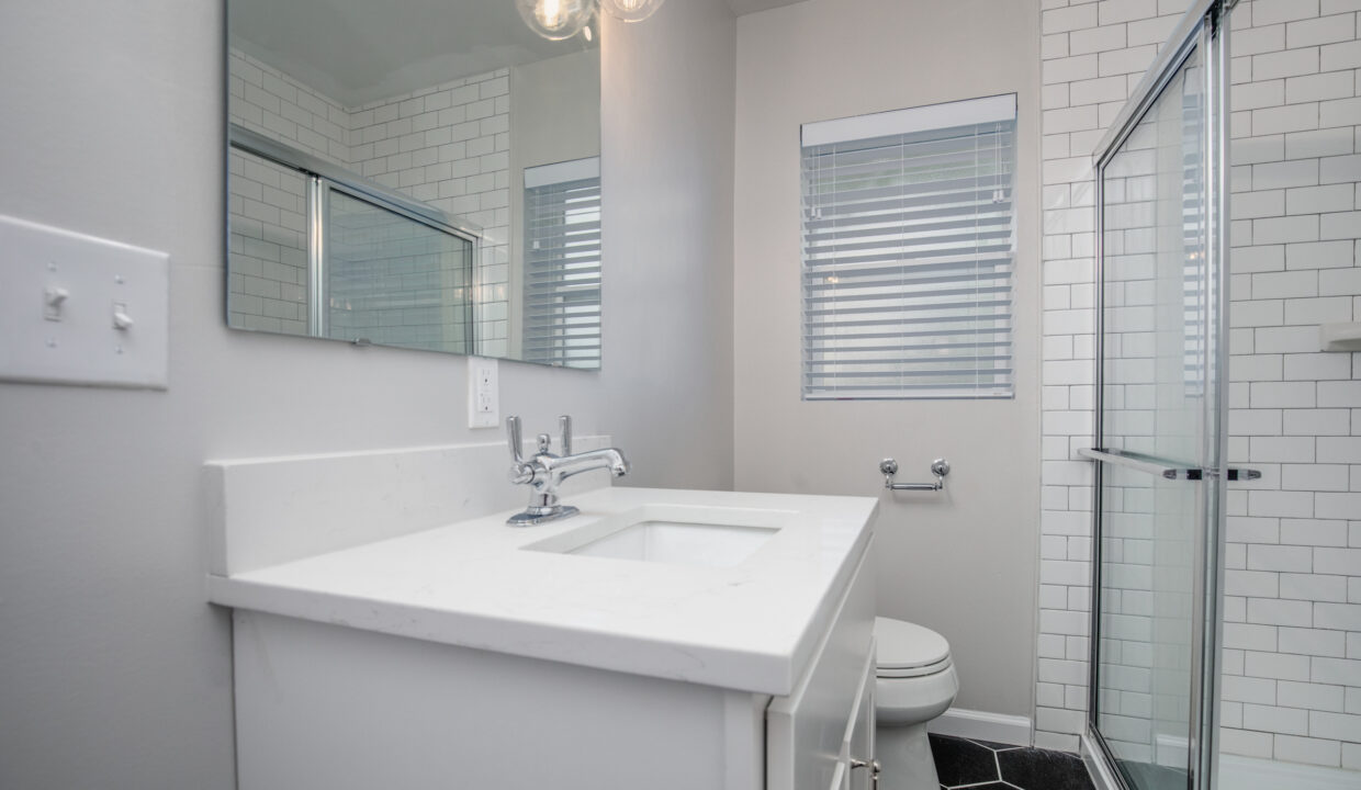 5842 Sunshine Dr (1 bed unit)-19