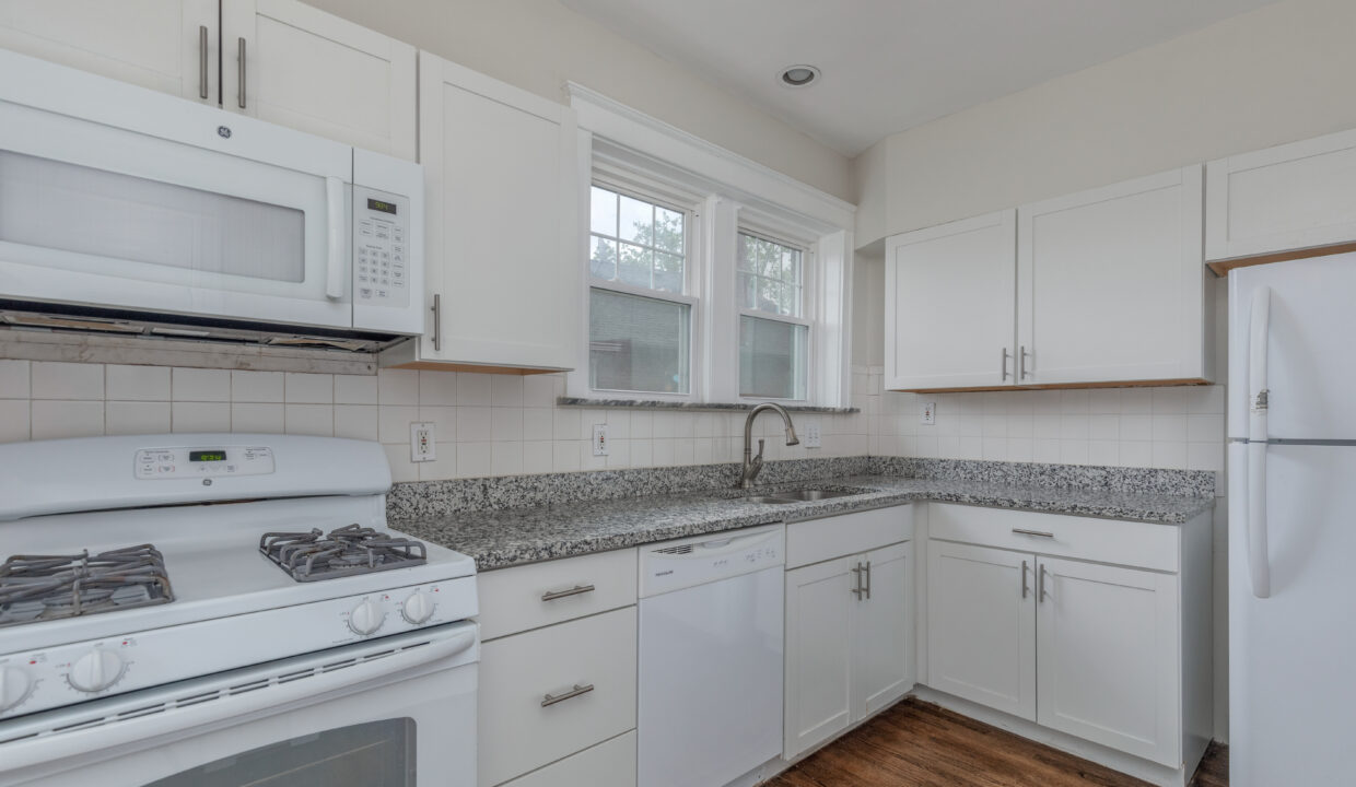 7325 A Lindell Blvd-18