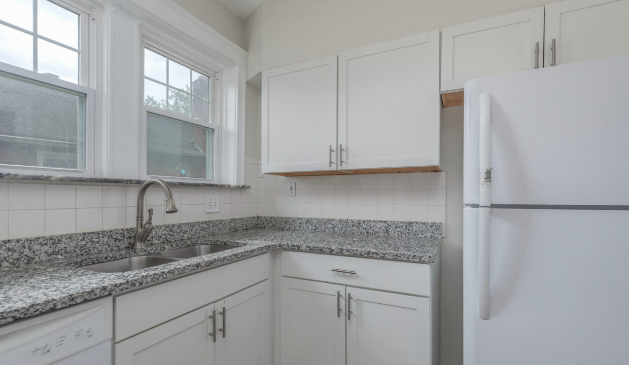 7325 A Lindell Blvd-19