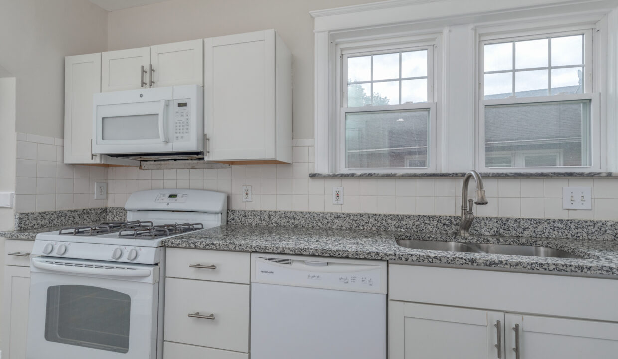 7325 A Lindell Blvd-20