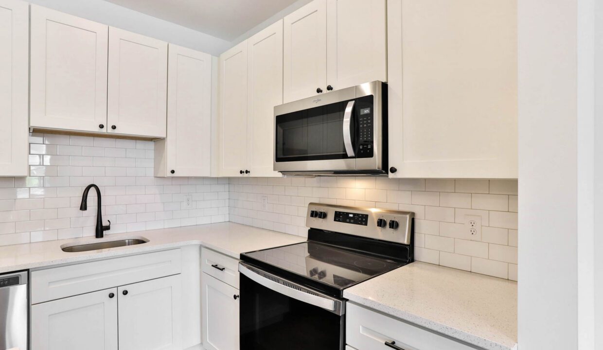 6611 Clayton Rd 39