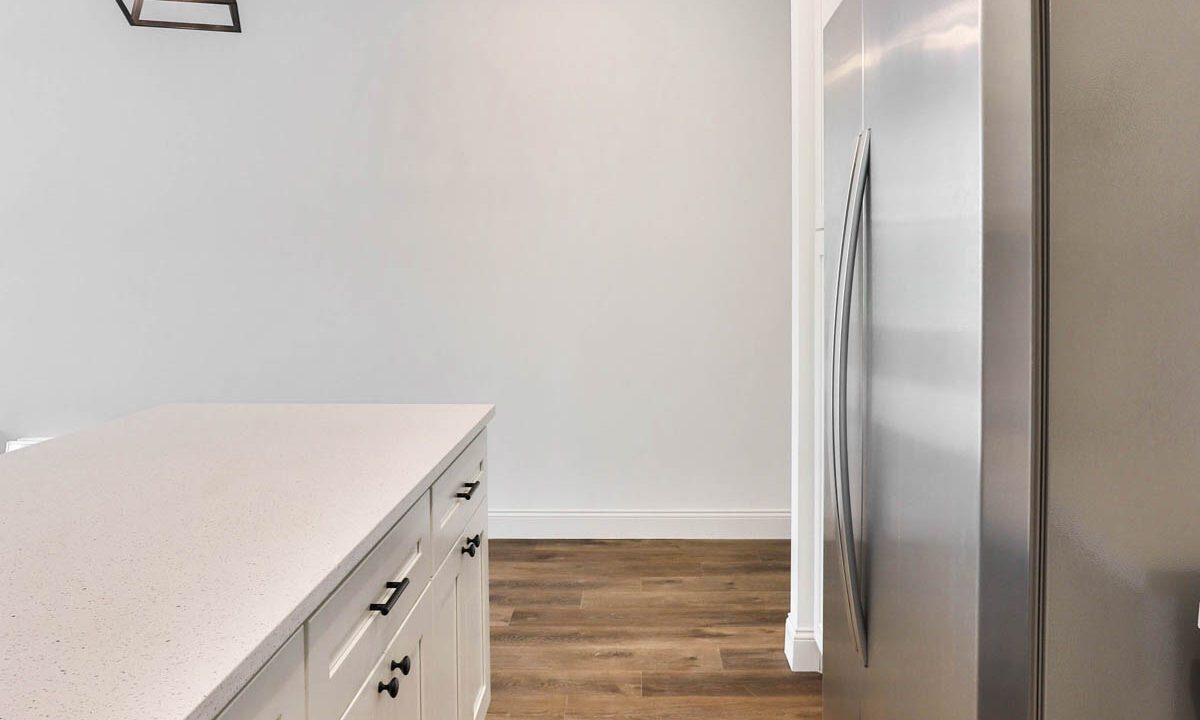 6611 Clayton Rd 44