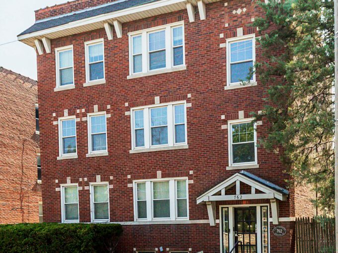 762 Kingsland