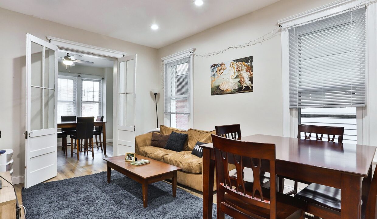 03 - Living room