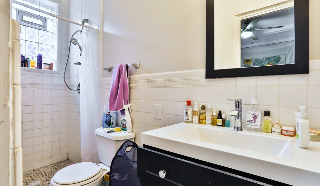 20 - Bathroom 2