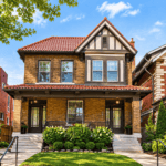 6105-6107 Waterman outside